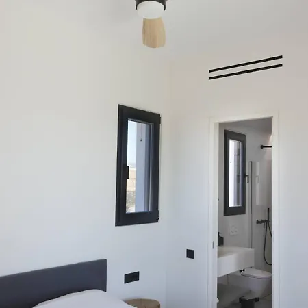 N House * Páros